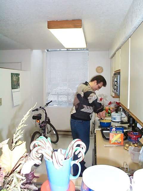 Party after Christmas at Eduard & Monica, 12/26/2000
(Click on the picture for the full-size version)