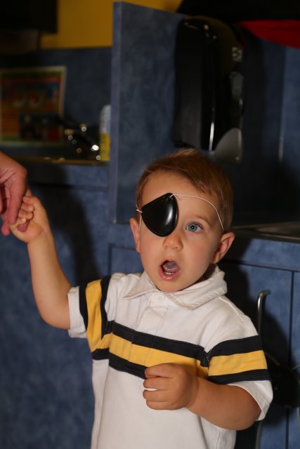 Alin Constantin's Photography - Annika's Birthday, 08/04
(Click on the picture for the full-size version)