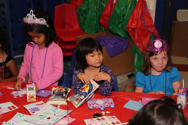 Annika's Birthday, 08/04
(Click on the picture for the full-size version)