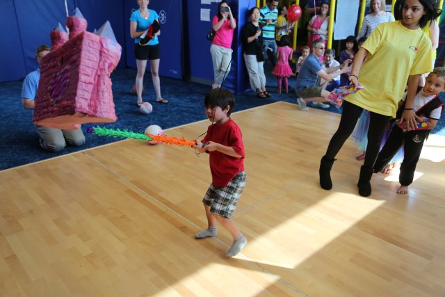 Alin Constantin's Photography - Annika's Birthday, 08/04
(Click on the picture for the full-size version)