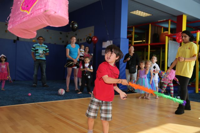 Annika's Birthday, 08/04
(Click on the picture for the full-size version)