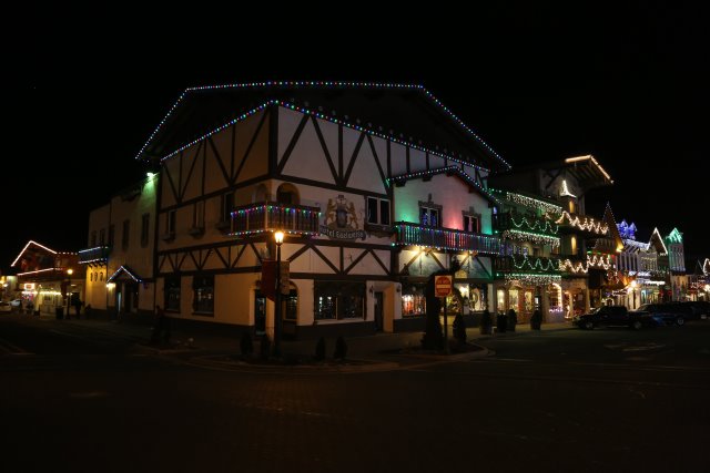 Christmas at Leavenworth, 2014
(Click on the picture for the full-size version)