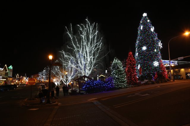 Christmas at Leavenworth, 2014
(Click on the picture for the full-size version)