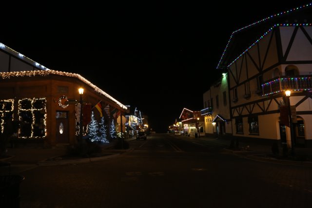 Christmas at Leavenworth, 2014
(Click on the picture for the full-size version)