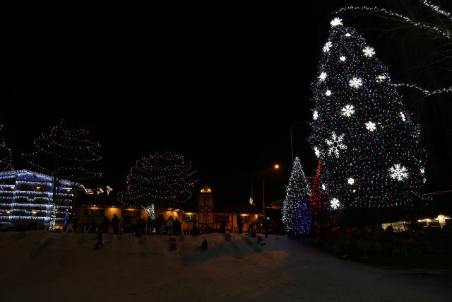 Christmas at Leavenworth, 2014
(Click on the picture for the full-size version)