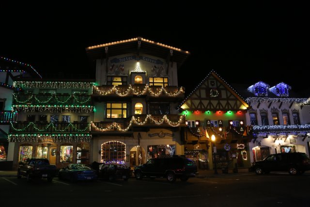 Christmas at Leavenworth, 2014
(Click on the picture for the full-size version)