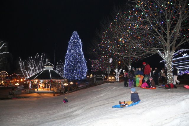 Christmas at Leavenworth, 2014
(Click on the picture for the full-size version)