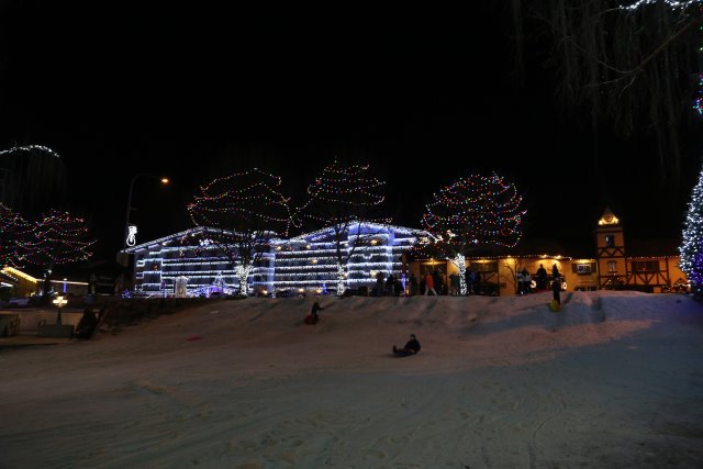 Christmas at Leavenworth, 2014
(Click on the picture for the full-size version)