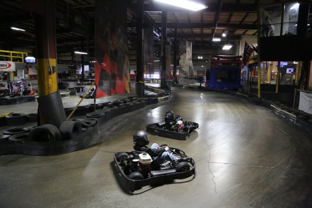 Alin Constantin's Photography - Robert's birthday 03/26
(Click on the picture for the full-size version)