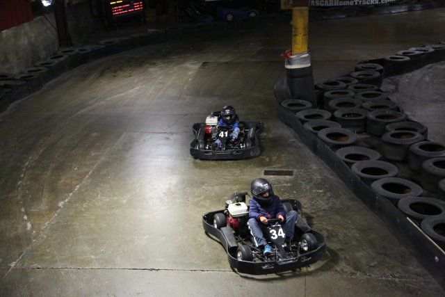 Alin Constantin's Photography - Robert's birthday 03/26
(Click on the picture for the full-size version)