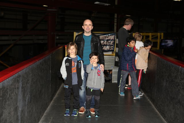 Alin Constantin's Photography - Robert's birthday 03/26
(Click on the picture for the full-size version)