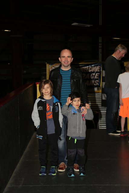 Alin Constantin's Photography - Robert's birthday 03/26
(Click on the picture for the full-size version)