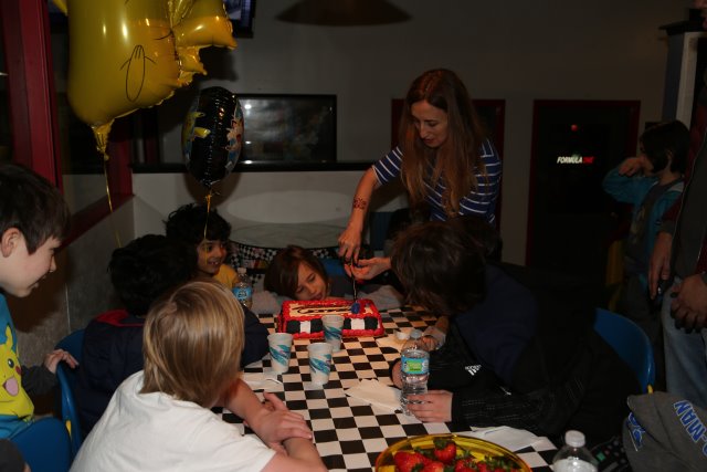 Robert's birthday 03/26
(Click on the picture for the full-size version)